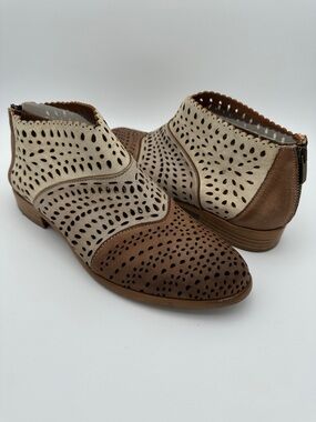 Sundance Starstruck Laser Perforated Italian Leather Ankle Bootie 40/US9 Neutral